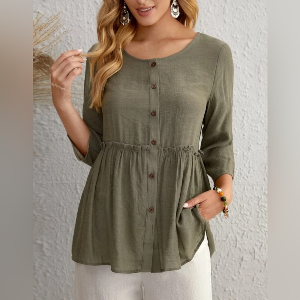 Emery Rose Green Button Up Blouse 🌿